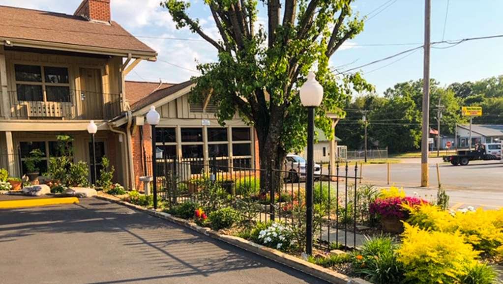 Charles Wesley Motor Lodge Downtown Broken Bow- Hochatown Экстерьер фото