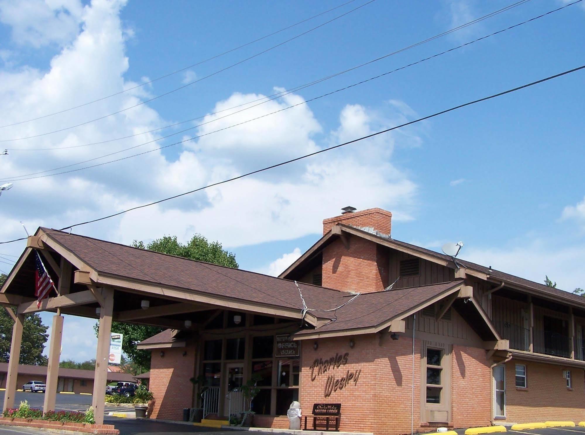 Charles Wesley Motor Lodge Downtown Broken Bow- Hochatown Экстерьер фото