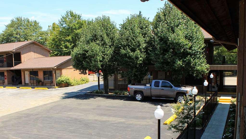Charles Wesley Motor Lodge Downtown Broken Bow- Hochatown Экстерьер фото