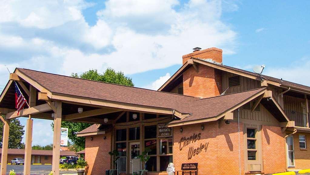 Charles Wesley Motor Lodge Downtown Broken Bow- Hochatown Экстерьер фото